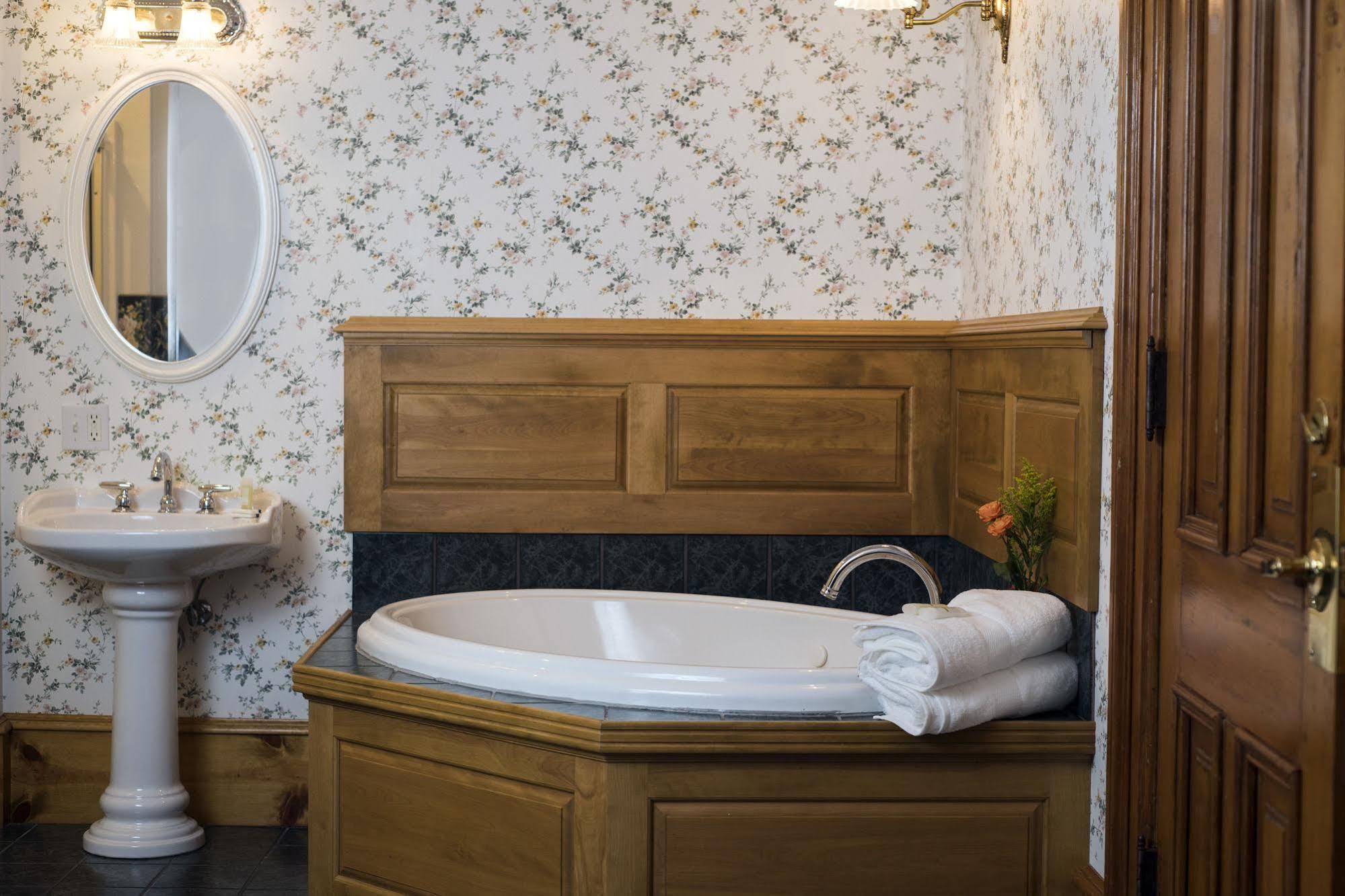 Decker Hotel & Bar Maquoketa Zewnętrze zdjęcie