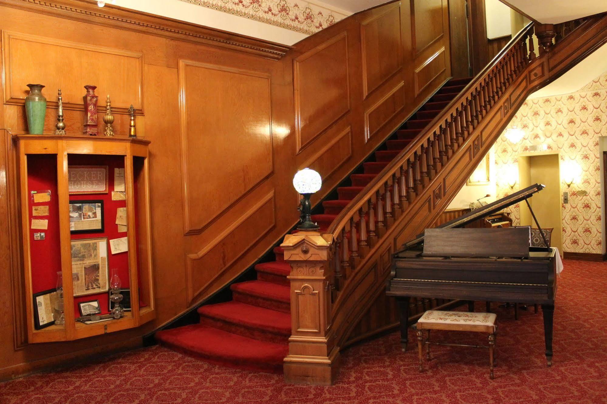 Decker Hotel & Bar Maquoketa Zewnętrze zdjęcie